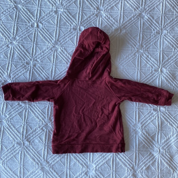PORTAGE & MAIN | Baby Hoodie | Size 6-12 months - Picture 3 of 3